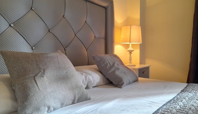 Spacious flat, very quiet and with gardens