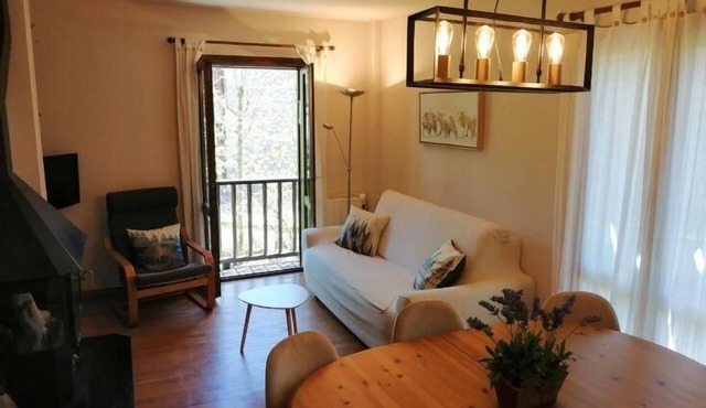 Spacious flat with garden and swimming pool Herbasabina 5 Vall de Boí