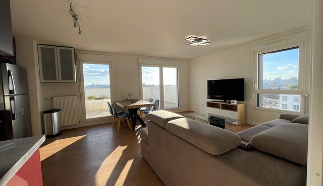 Spacious flat with terrace
