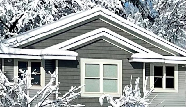 Spacious Forest Retreat Near Stillwater – Sleeps 11 – Skiing & Game Room