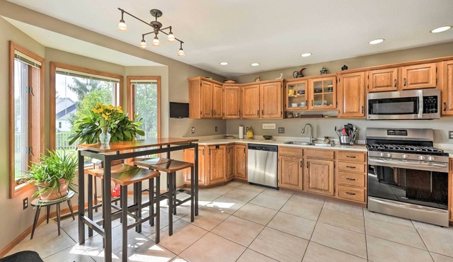 Spacious Fort Wayne Home w/Yard + Gas Grill!