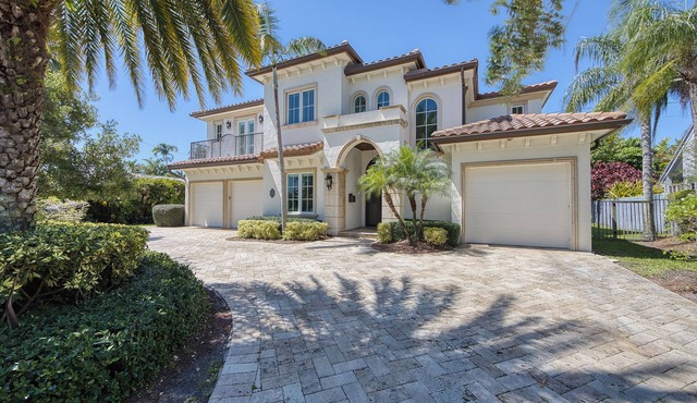 Spacious Four Bedroom Home close to Fort Lauderdale Beach and Las Olas