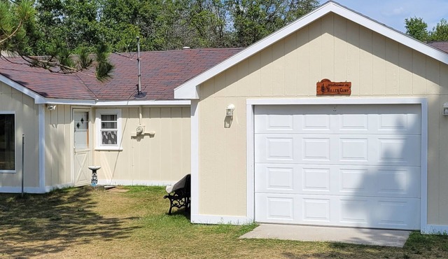 Spacious Four Bedroom Cabin for Northern Escape