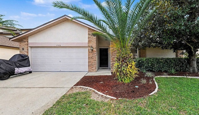 Spacious four bedroom home in Tampa, fully furnished and pet friendly