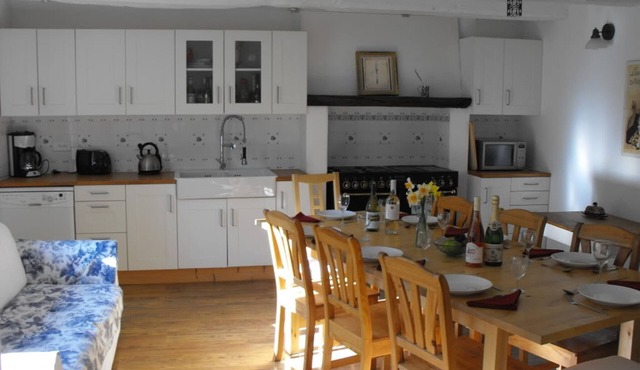 Spacious family holiday gîte. Country side, Brocéliande, Médiévale Josselin