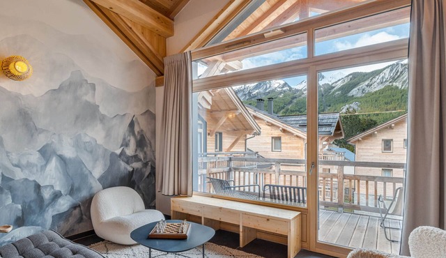 Spacious apartment in Monêtier-les-Bains with parking and terrace