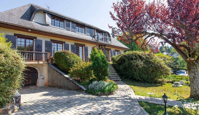 Spacious Lake Annecy Villa - Delightful in Summer or Winter