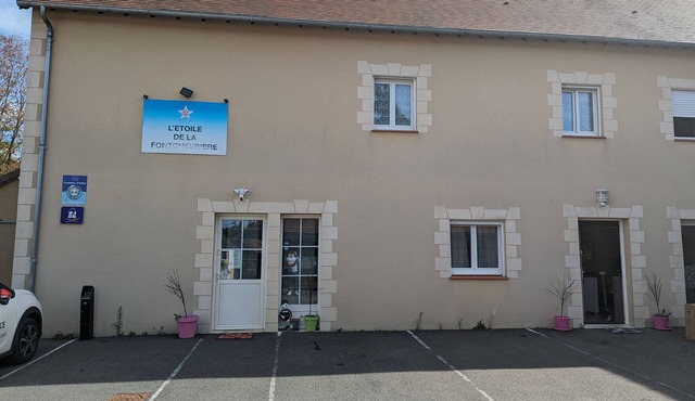 Spacious and contemporary house with parking, bikes, and foosball in Berry