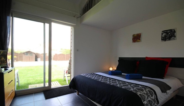 Spacious and bright cottage, 'Pool Home', near Nantes