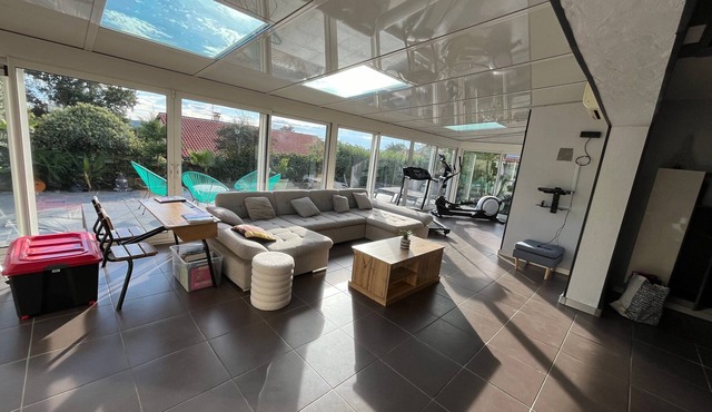 Spacious Villa Zena for 11 Guests Near Airport and Eurexpo