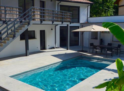 Spacious Luxury Modern Villa with Pool, Beaches and Garden