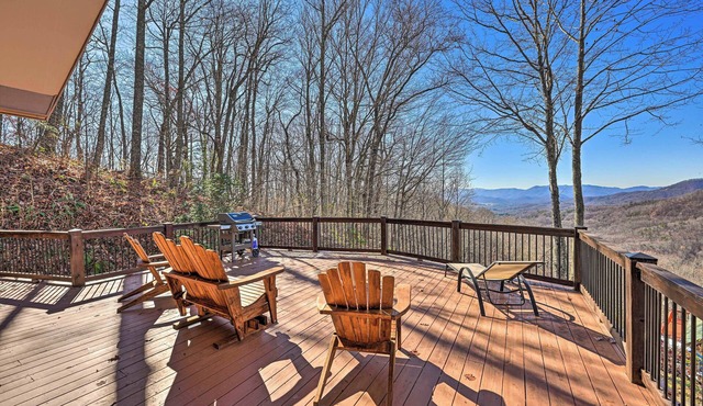 Spacious Franklin Cabin w/Mountain Views!