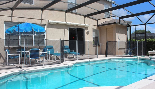 Spacious fully furnished home w heated pool & spa, 25 mins to Disney & Universal
