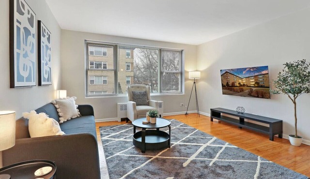 Spacious & Fully Furnished 3-Bedroom Apartment