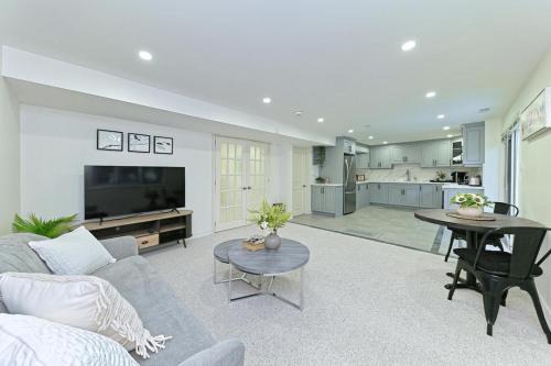 SPACIOUS & FULLY PVT-2BR UNIT ON GROUND LEVEl