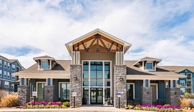 Spacious Furnished Resort Style Apartments