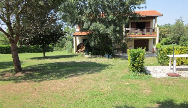 Spacious furnished villa with Tennis and private pool