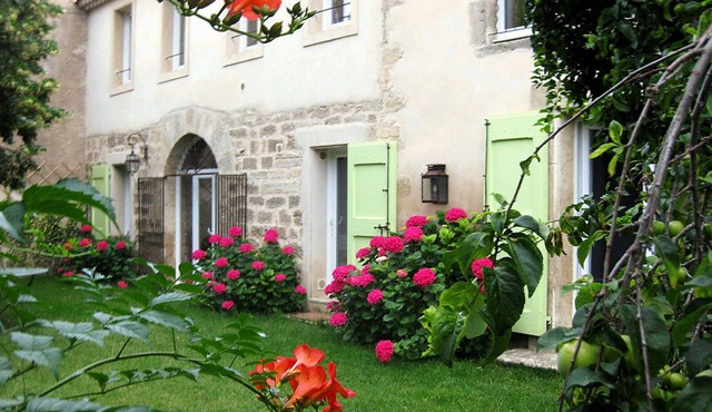 Spacious garden center of Pezenas