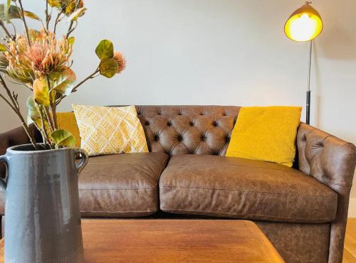 Spacious Garden Home in New Mills - Pet Friendly - Pass the Keys