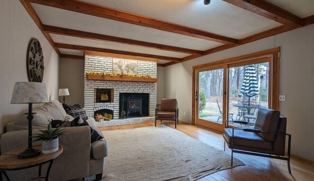 Spacious - Gentry Manor