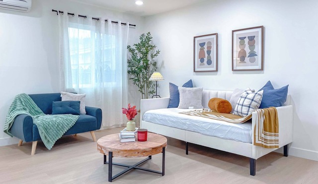 Spacious Getaway Between LA And OC 4 Bedrooms & Free Parking