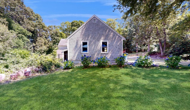 Spacious getaway near beach with private seasonal pool, hot tub, & 2 offices