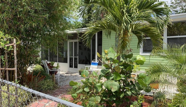 Spacious Getaway, 1 to 4 for Easy Going Nature Lovers on beautiful Pine Island.