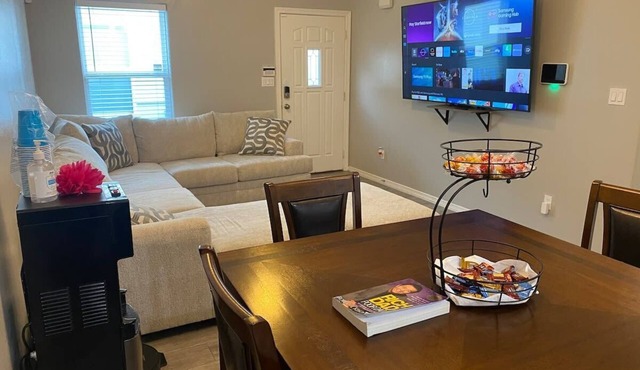 Spacious Getaway near UTRGV w/King Bed near UTRGV!