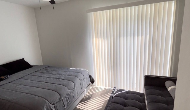 Spacious getaway, so fresh and clean!