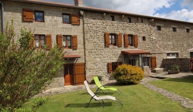 Spacious Gîte with Private Gym, Terrace & Garden, near Hiking & Fishing Spots