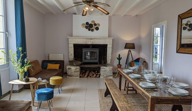 Spacious Gîte with Wi-Fi, Heated Pool, Wood Stove & Baby Gear in Peaceful Countryside