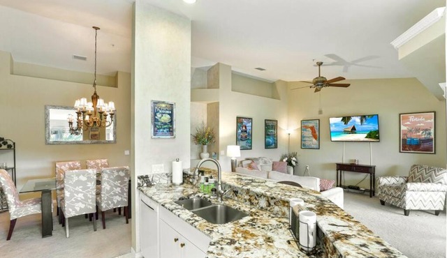 Spacious Golf Club Condo, Membership Available!