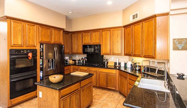 Spacious Golf Course Retreat - w/Modern Kitchen