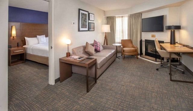 Spacious Good-Value Accommodation! 2 Relaxing Units, w/Pool, Free Breakfast!