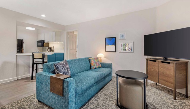 Spacious Good-Value Accommodation! 2 Comfortable Units, Free Parking