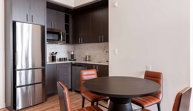 Spacious Good-Value Accommodation! Kitchenette, Pet-Friendly, Onsite Parking!