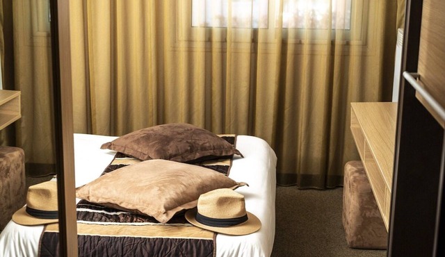 Spacious Good-Value Accommodation! Near Place du Rochasson! Pets are Allowed!