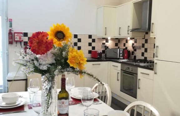 Spacious, Ground Floor, 2 Bedroom Apartment, Uplands, Swansea