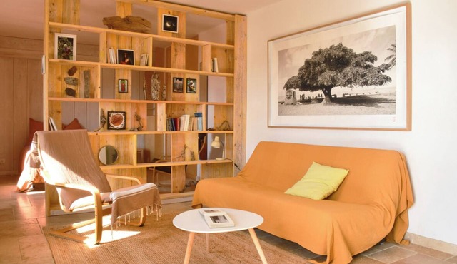 Spacious ground-floor studio with magnificent view of the Cévennes foothills