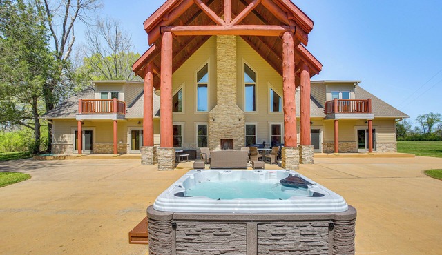 Spacious Group Getaway Near Cumberland River!