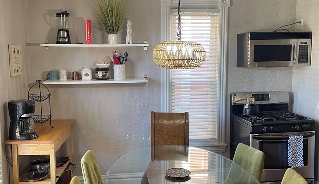 Spacious Group Stay Near Lake, Downtown & Dining