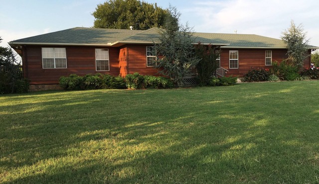 Spacious Guest House In Country Setting Close To Stillwater And OK State Univ.