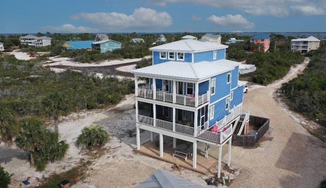 Spacious Gulf View, 110 steps to the gulf, elevator, beach gear included!