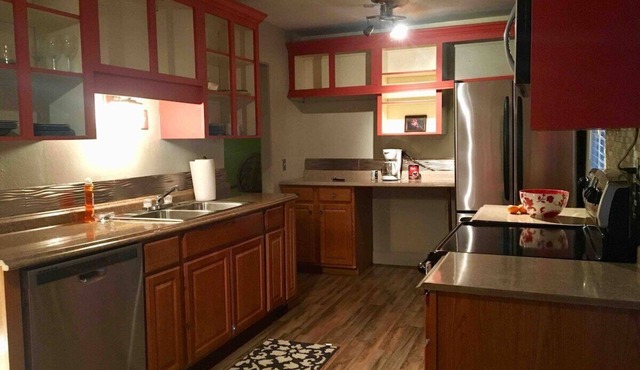 Spacious Gulfport 1BR+ 2 twins