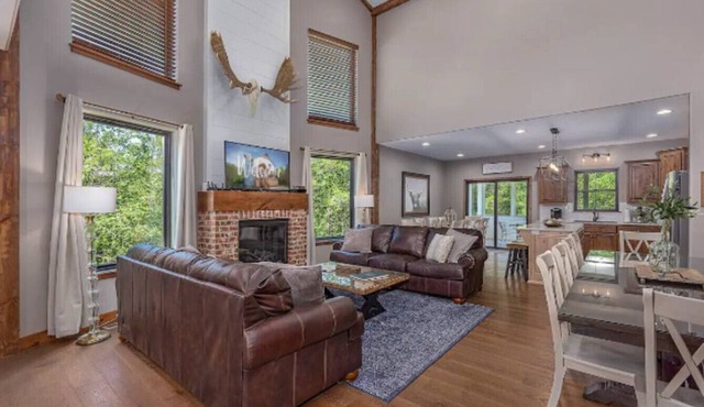 SPACIOUS HAPPY HOME in Branson w/8 Bedroom 6 Bath