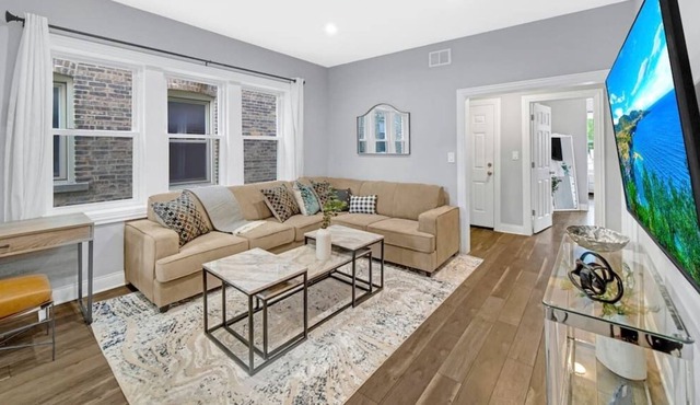 Spacious Haven | 8-Min to Chicago | Sleeps 10