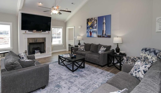 Spacious Hazel Green Home with Fireplace, Yard!