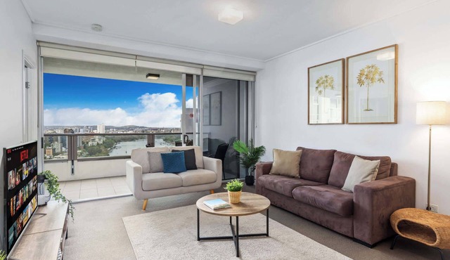 Spacious High Floor Family Apartment|Great Views