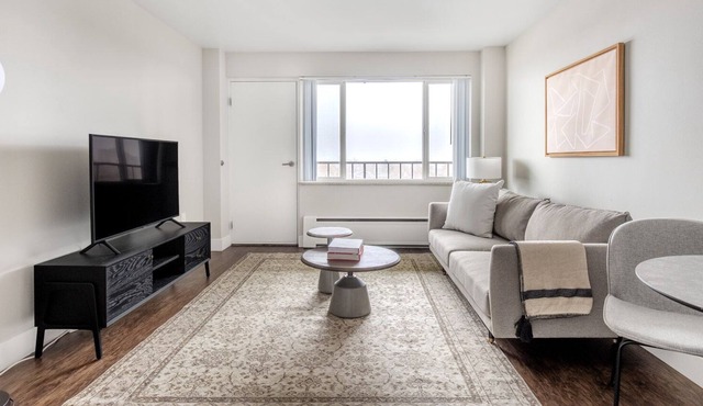Spacious Highland 1BR, near Highland Park & Downtown by Blueground