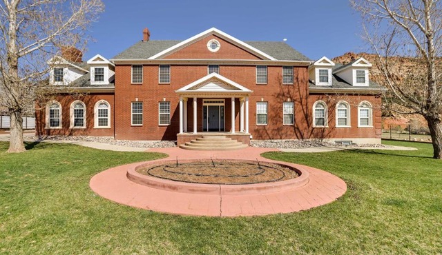 Spacious Hildale House with Large Deck!